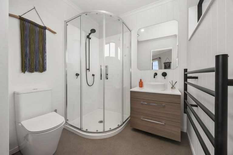 Photo of property in 82 Kotare Street, Waikanae, 5036