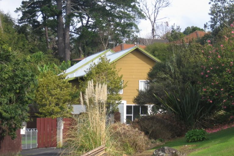 Photo of property in 1/335 Triangle Road, Massey, Auckland, 0614