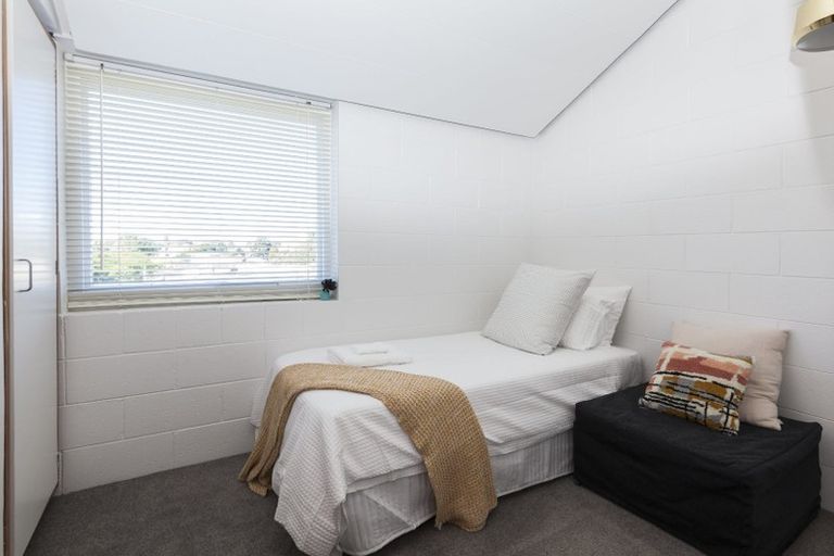 Photo of property in 21 Newbridge Place, Ilam, Christchurch, 8041