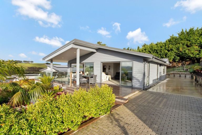 Photo of property in 27 Lori Lane, Coopers Beach, 0420