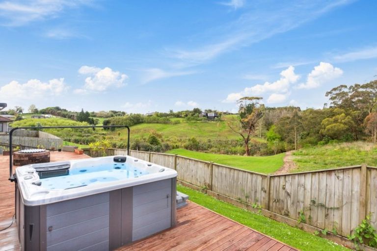 Photo of property in 103 Keri Vista Rise, Papakura, 2110