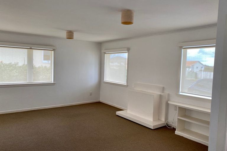 Photo of property in 12 Williamson Avenue, Belmont, Auckland, 0622