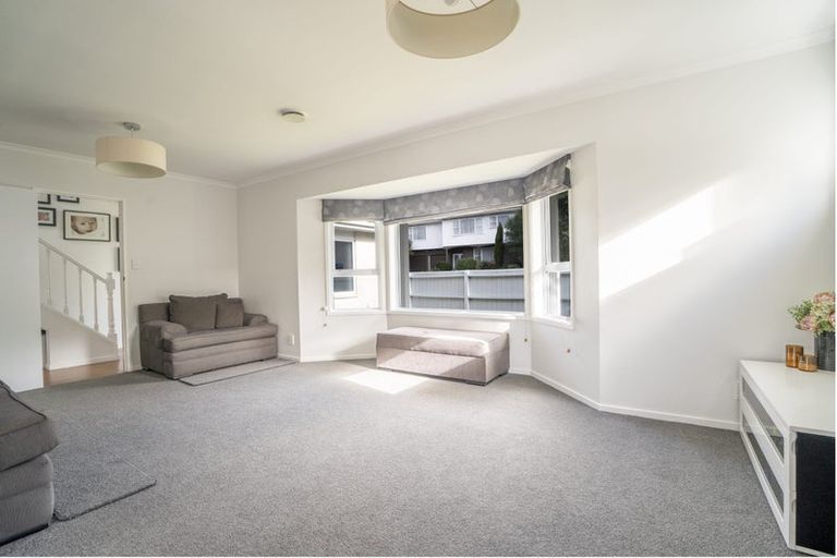 Photo of property in 43 Fyvie Avenue, Tawa, Wellington, 5028