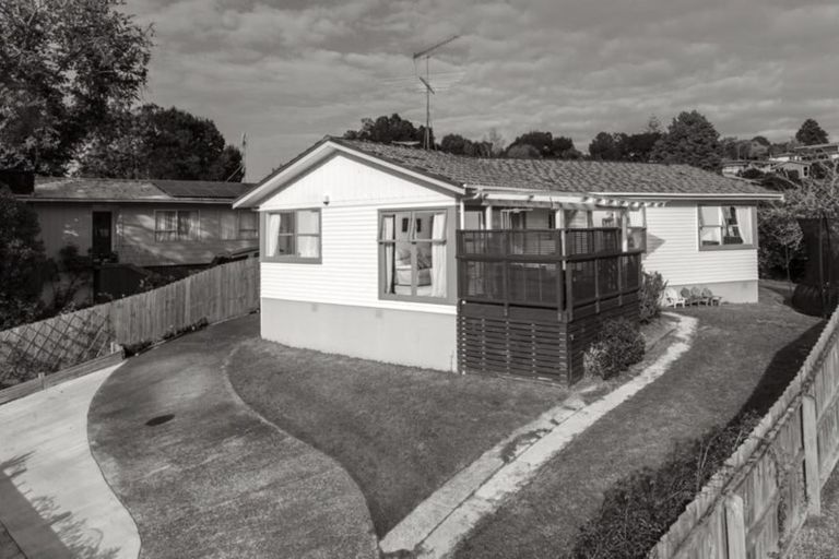 Photo of property in 6 Lauris Place, Birkdale, Auckland, 0626