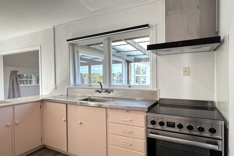 Photo of property in 61 Lake Road, Northcote, Auckland, 0627