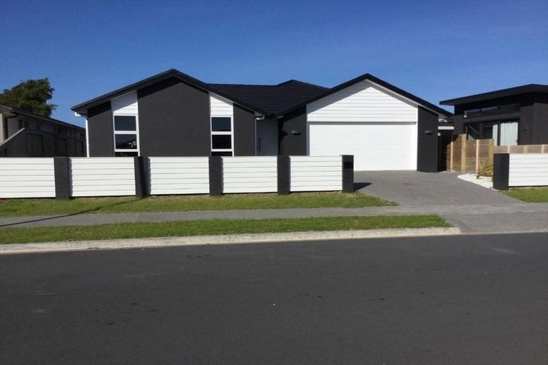 Photo of property in 41 Awatira Drive, Papamoa Beach, Papamoa, 3118