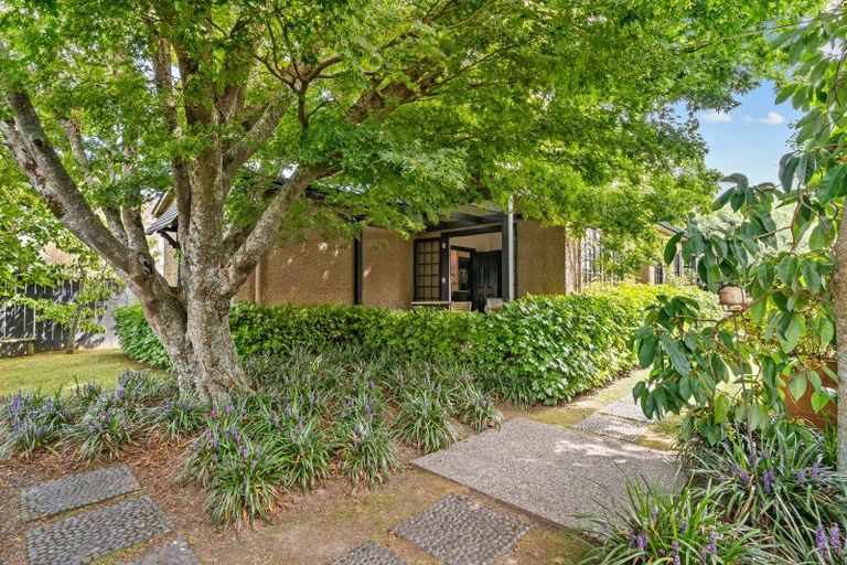 Photo of property in 28 Kempton Street, Greytown, 5712