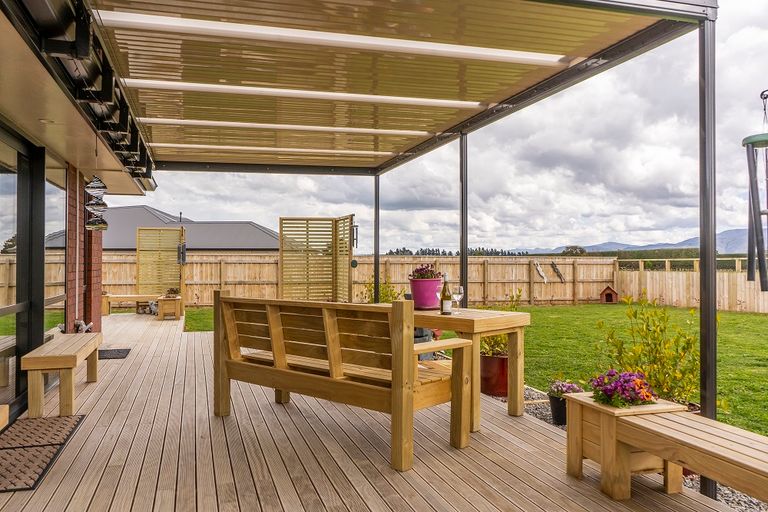 Photo of property in 7 Routhan Way, Carterton, 5713