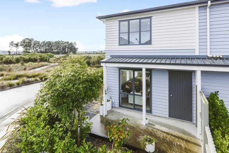 Photo of property in 15 Saddleback Crescent, Papakura, 2110