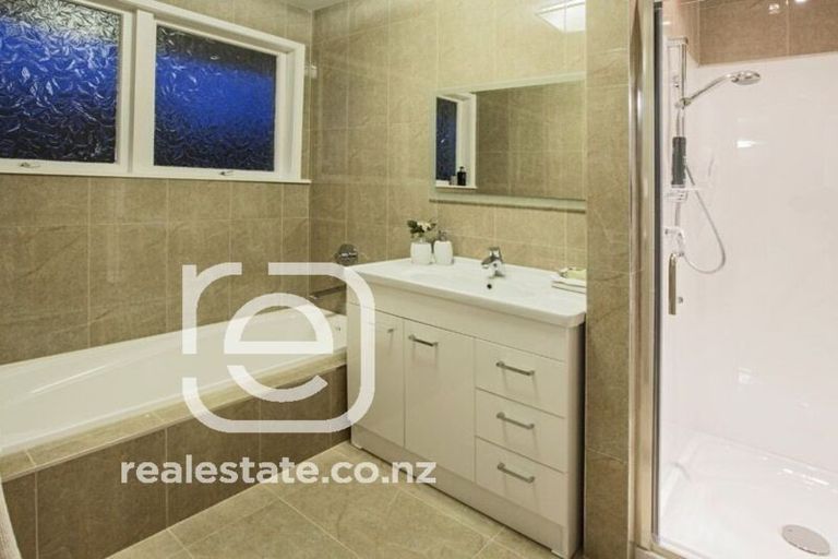Photo of property in 26 Priestley Drive, Bucklands Beach, Auckland, 2014