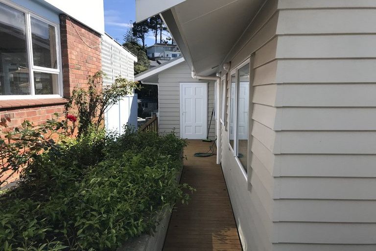 Photo of property in 20 Cypress Place, Sunnynook, Auckland, 0620