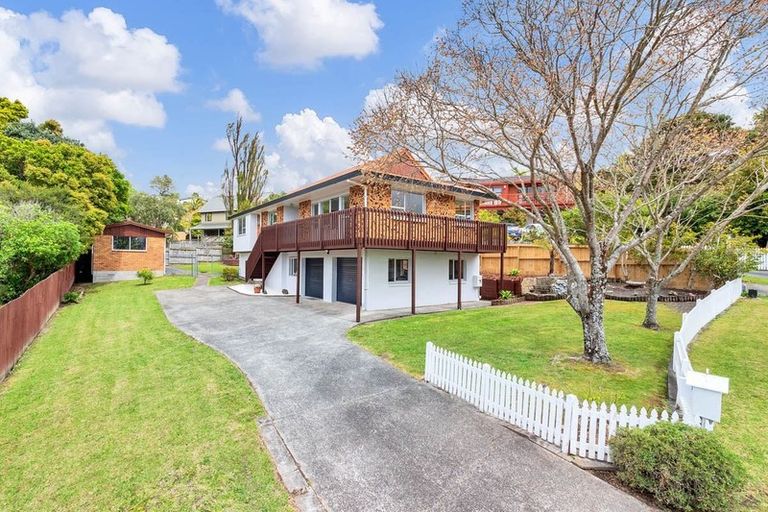 Photo of property in 5 Naviti Place, Browns Bay, Auckland, 0630