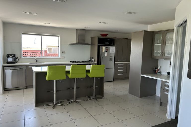 Photo of property in 23 Truby King Street, Merrilands, New Plymouth, 4312