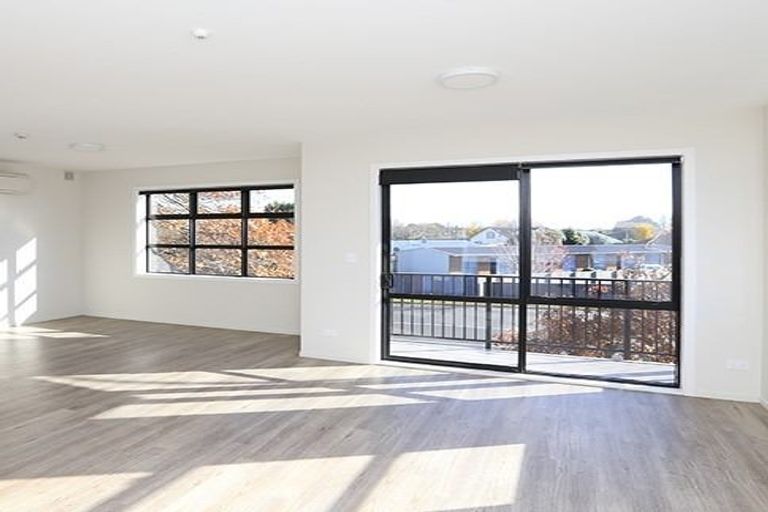 Photo of property in 102/3 Village Quarter Lane, Frankton, Hamilton, 3204