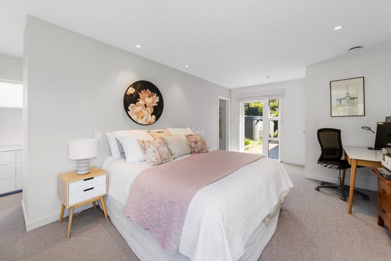 Photo of property in 68 St Michaels Avenue, Point Chevalier, Auckland, 1022