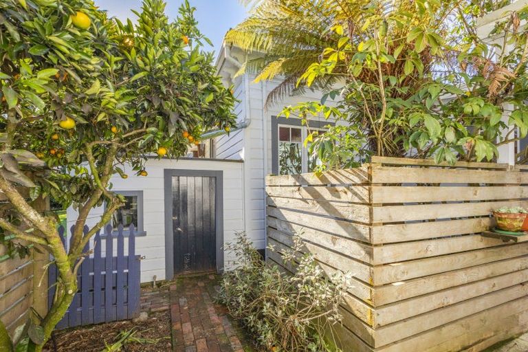 Photo of property in 5 Sydney Street, Takapau, 4203