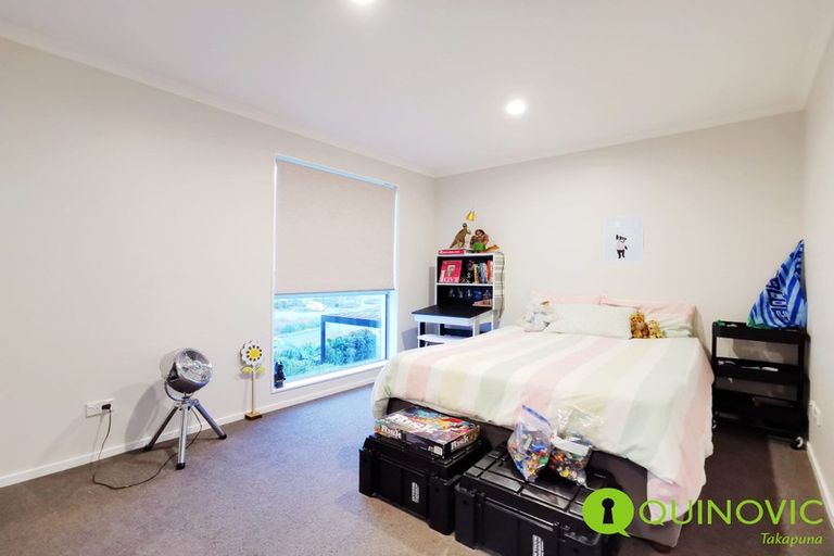 Photo of property in 52 Te Oneroa Way, Long Bay, Auckland, 0630