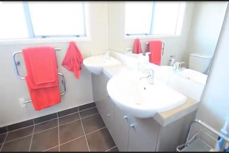 Photo of property in 8 Barnacle Rise, Red Beach, 0932