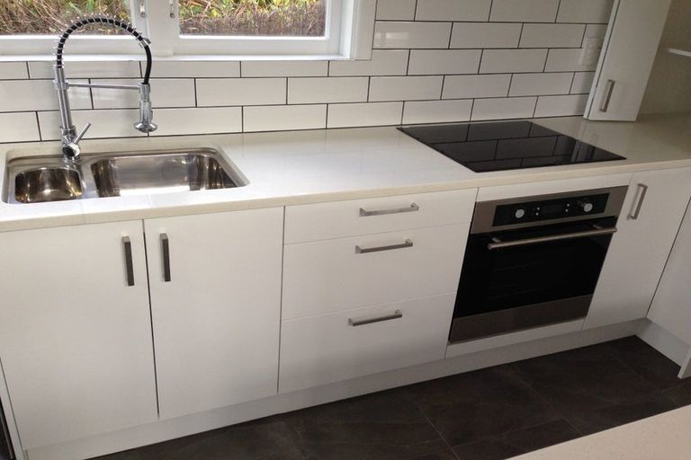 Photo of property in 1/10 Mahara Avenue, Birkenhead, Auckland, 0626