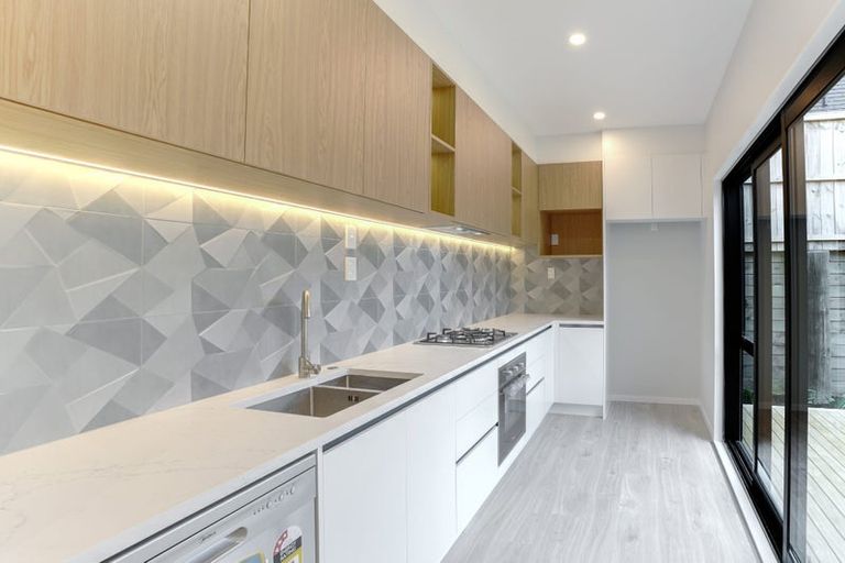 Photo of property in 17 Horokaka Street, Massey, Auckland, 0614