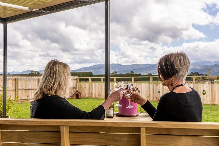 Photo of property in 7 Routhan Way, Carterton, 5713