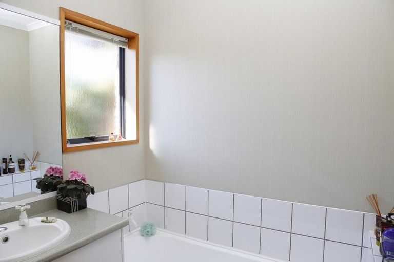 Photo of property in 22 Jessop Street, South Hill, Oamaru, 9400