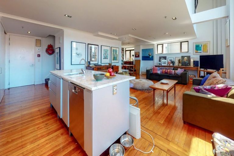 Photo of property in Augusta Apartments, 17/254 Willis Street, Te Aro, Wellington, 6011