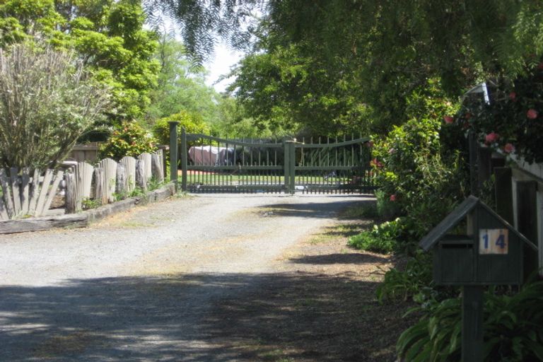 Photo of property in 14 Kowai Place, Amberley, 7410