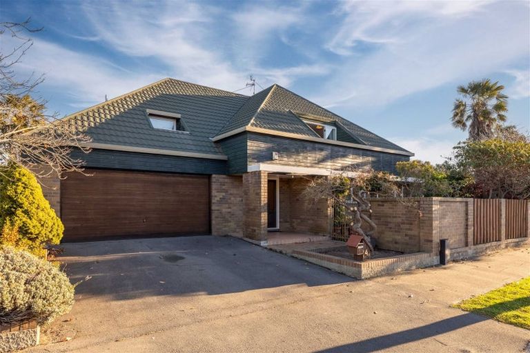 Photo of property in 4 Woodford Terrace, Ilam, Christchurch, 8053