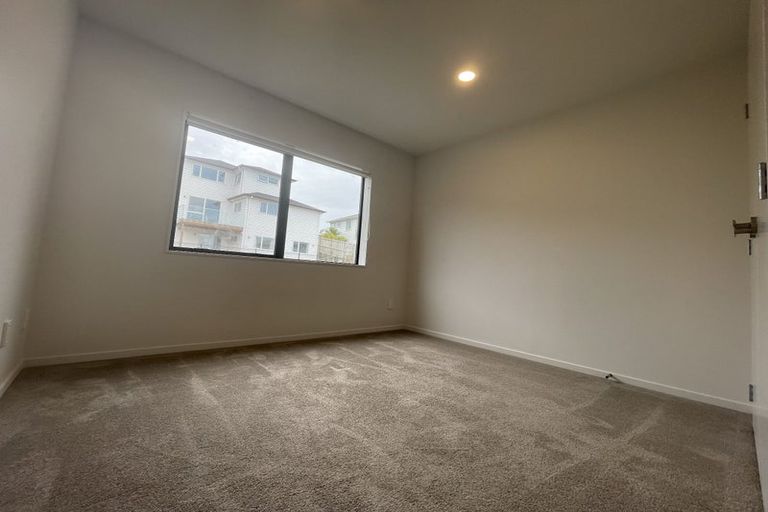 Photo of property in 6 Arran Point Parade, Orewa, 0931