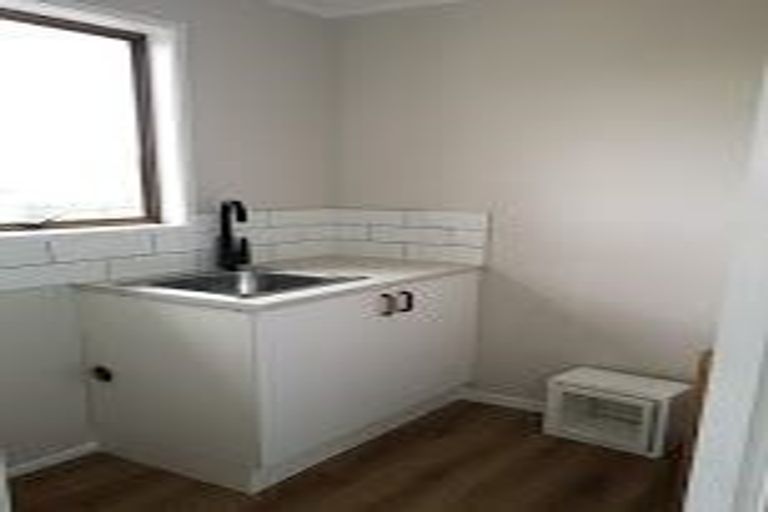 Photo of property in 8 Aquarius Avenue, Glen Eden, Auckland, 0602