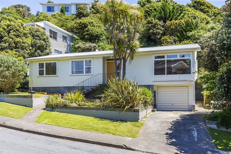 Photo of property in 28 Oak Avenue, Paremata, Porirua, 5024