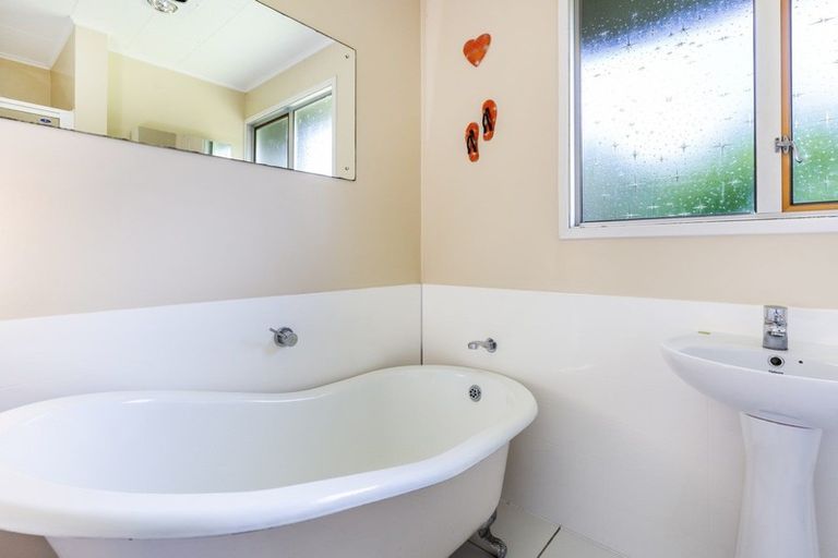 Photo of property in 45 Tremaine Avenue, Two Mile Bay, Taupo, 3330