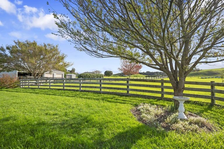 Photo of property in 68d Tuparekura Road, South Head, Helensville, 0874