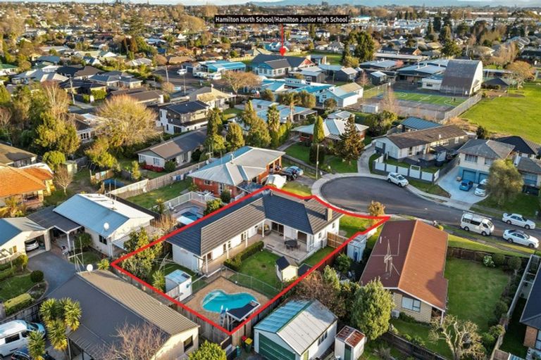 Photo of property in 15 Seamer Place, St Andrews, Hamilton, 3200