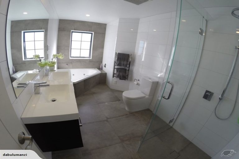 Photo of property in 153 Ruapehu Drive, Fitzherbert, Palmerston North, 4410