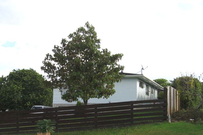 Photo of property in 5 Backhurst Grove, Massey, Auckland, 0614