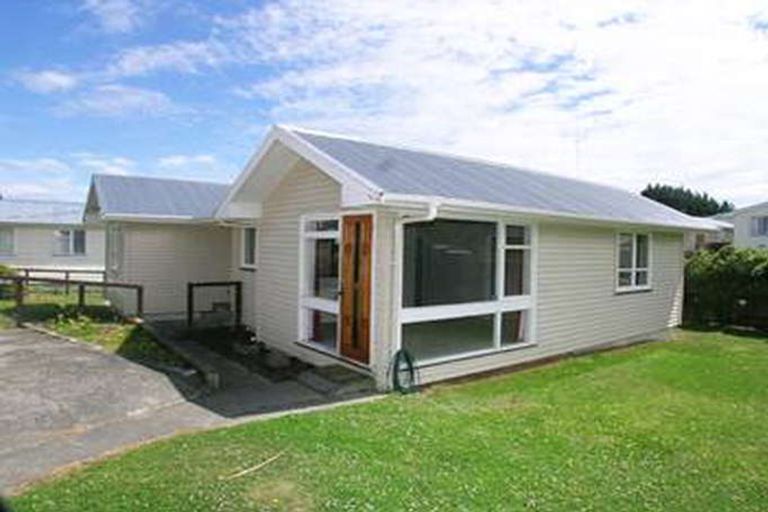Photo of property in 14 Moult Street, Titahi Bay, Porirua, 5022