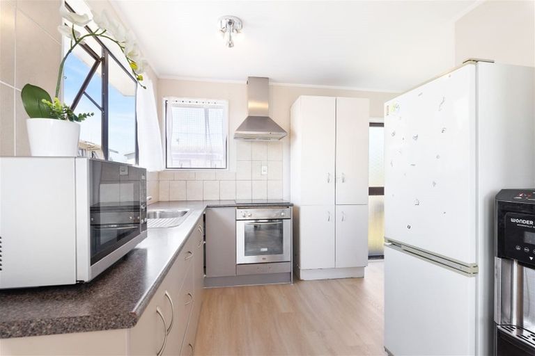 Photo of property in 132 Finlayson Avenue, Clendon Park, Auckland, 2103