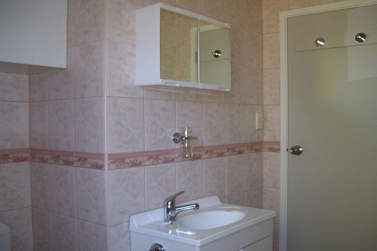 Photo of property in 2/10 Raewyn Place, Pakuranga, Auckland, 2010