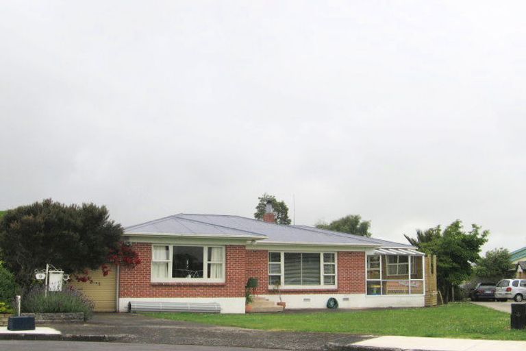 Photo of property in 9 Fausett Avenue, Pukekohe, 2120