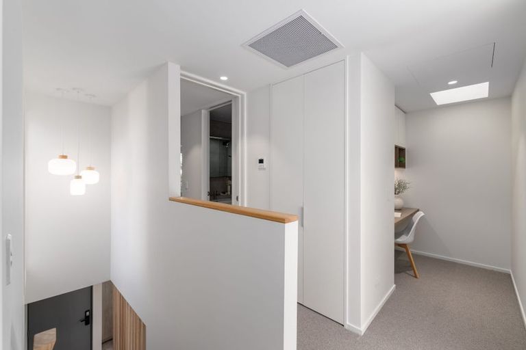 Photo of property in 2/979 Colombo Street, St Albans, Christchurch, 8014