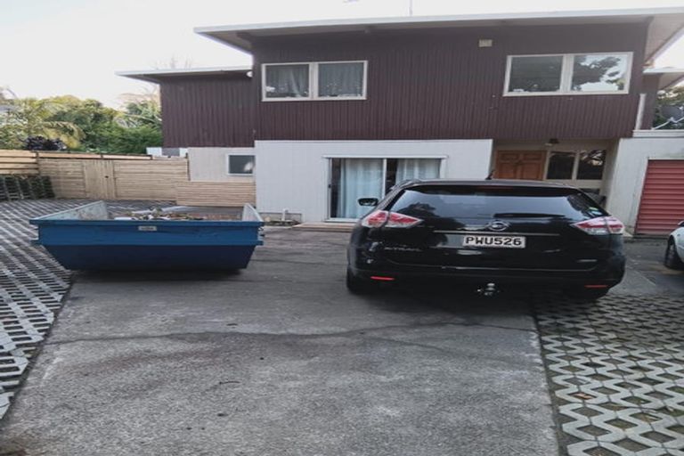 Photo of property in 4 Teviot Place, Totara Vale, Auckland, 0629