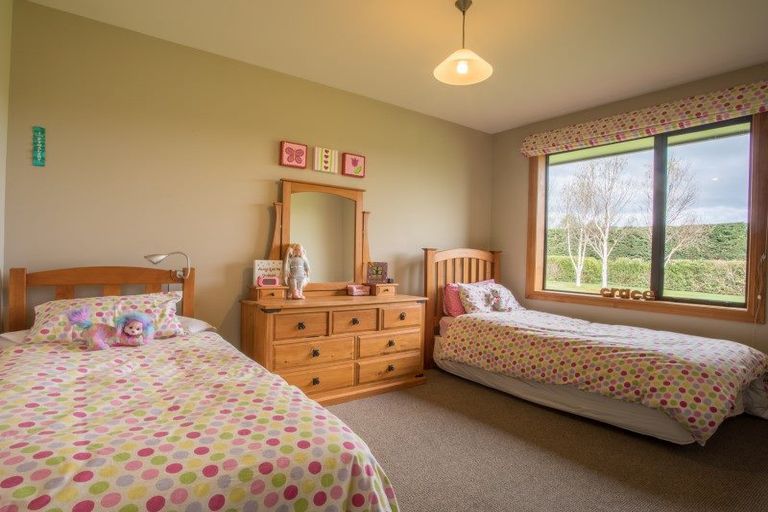 Photo of property in 1059d Winton Lorneville Highway, Lochiel, Winton, 9781