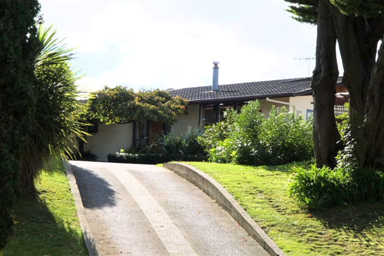 Photo of property in 2 Eaglen Place, Howick, Auckland, 2010
