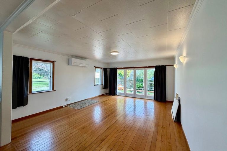 Photo of property in 56 Christmas Road, Manurewa, Auckland, 2102