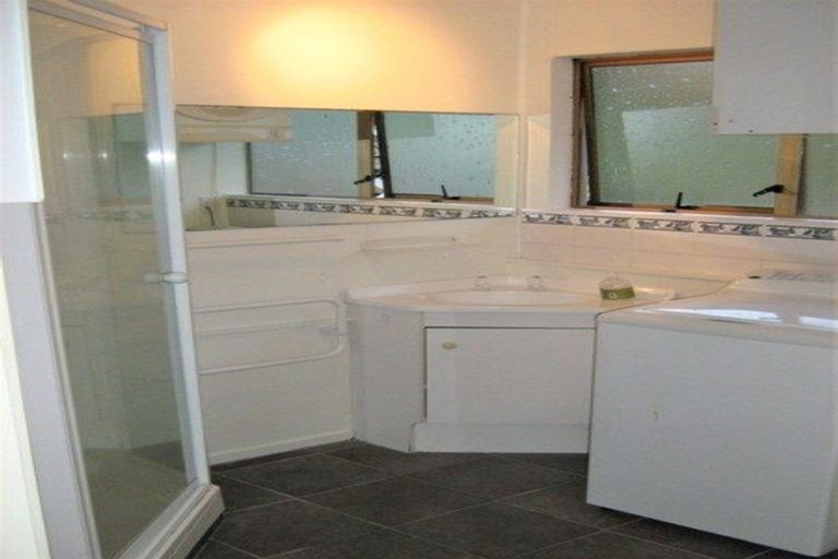 Photo of property in 5/22a Church Street, Northcote Point, Auckland, 0627