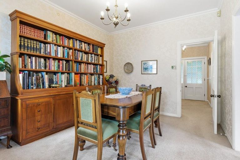 Photo of property in 3 Selwyn Crescent, College Estate, Whanganui, 4500