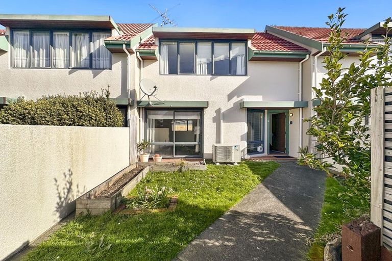 Photo of property in 30 Mcbain Grove, Avalon, Lower Hutt, 5011