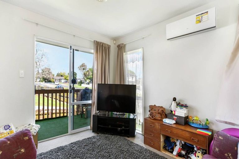 Photo of property in 7/3 Etherton Drive, Weymouth, Auckland, 2103